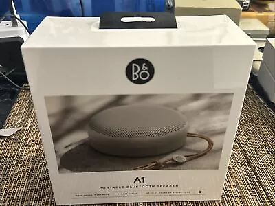 Kaufen Bang & Olufsen BeoPlay A1 Tragbarer Bluetooth-Lautsprecher - Natürlich (1297846) • 213.51€