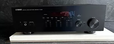 Kaufen Yamaha R-N301 Netzwerk-HiFi-Receiver 2x100 Netzwerkplayer, Stereo, Spotify, Top! • 150€