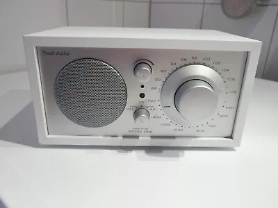 Kaufen Tivoli Audio Radio - Model One - Von Henry Kloss - Weiß • 39€