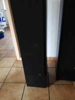 Kaufen       Die Zwei Lautsprecher Infinity Reference 61i  • 1,200€